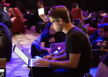 7 Benefits of Becoming a Pharmacy...